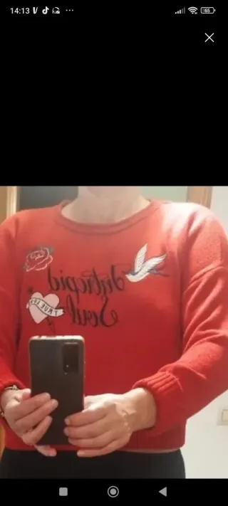Jersey rojo Stradivarius con estampado