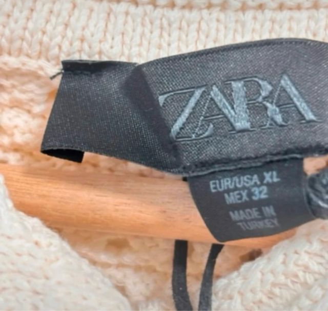 Cárdigan de punto con flecos