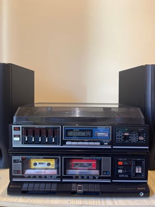 Equipo de música Sanyo negro