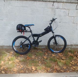 Bicicleta Plegable Negra con Detalles Azules