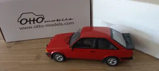 Ford Escort XR3i 1/18 OttoMobile