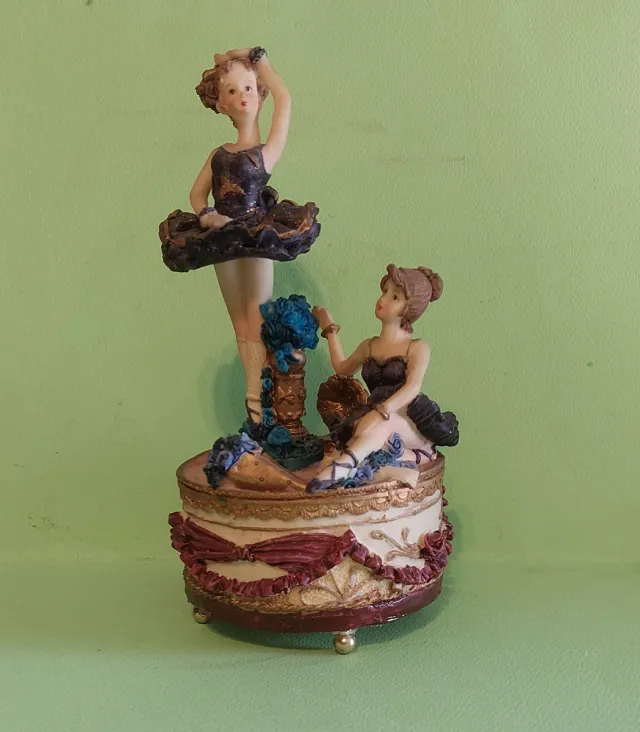 Carillon antico ballerine in tutu blu