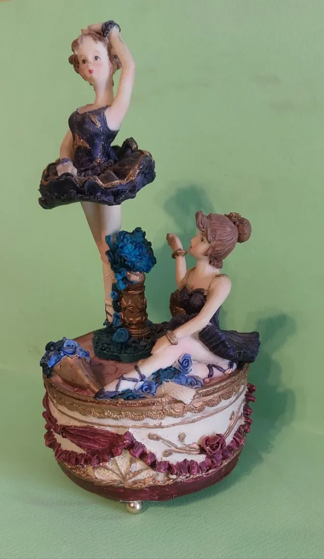 Carillon antico ballerine in tutu blu