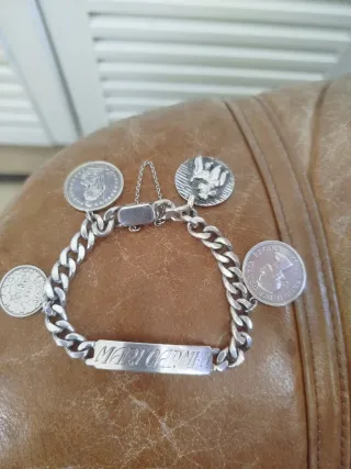 Pulsera esclava plata con monedas