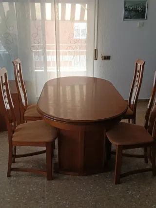 Mesa comedor y 4 sillas madera