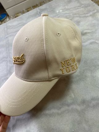 Gorra New York Beige y Dorada