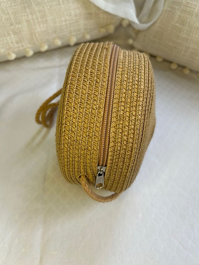 Bolso redondo de paja para verano 