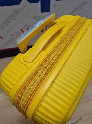 Maleta de Viaje American Tourister Amarilla