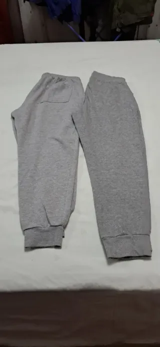 2 pantalones grises talla 13 y 14 talla S