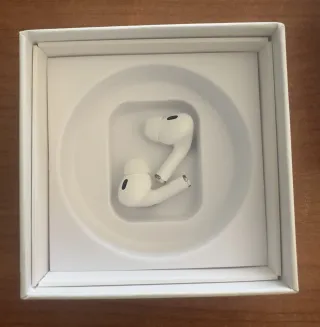 Apple AirPods Pro di seconda generazione bianchi