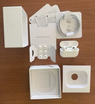 Apple AirPods Pro di seconda generazione bianchi