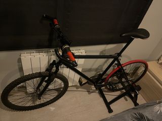 Bicicleta MTB con rodillo Btwin