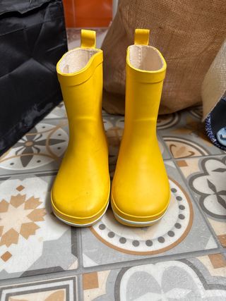 Botas de agua amarillas talla 23