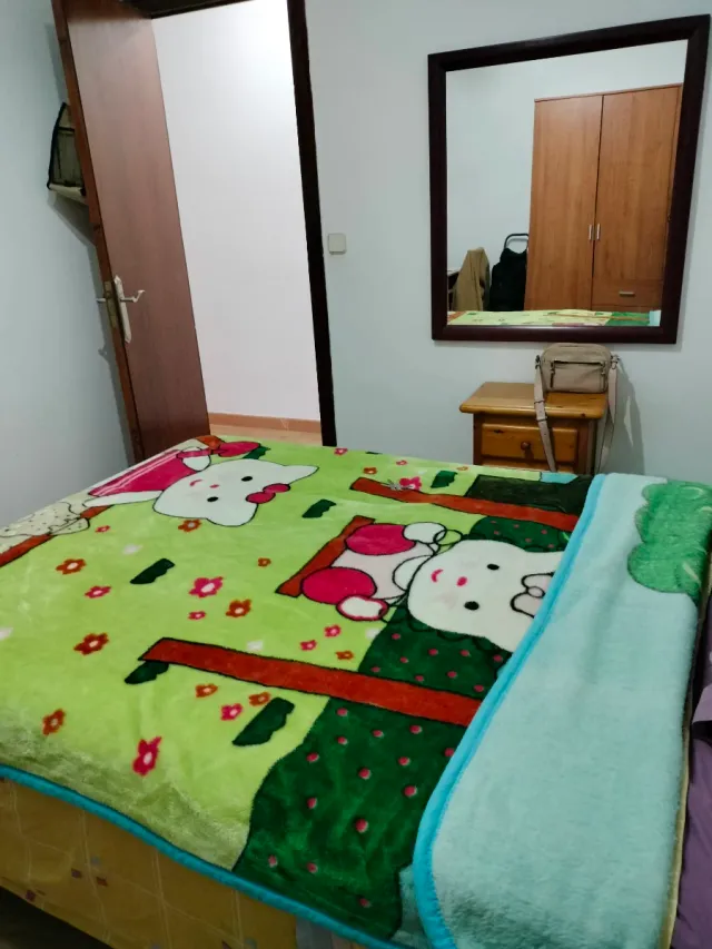 Habitación doble en alquiler en Calella