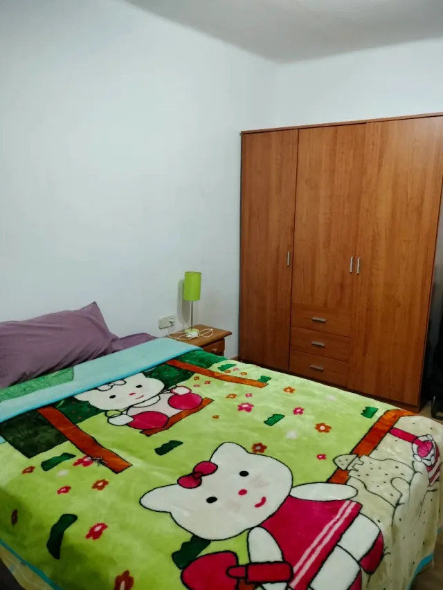 Habitación doble en alquiler en Calella