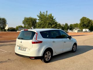 Renault Grand Scenic 2011