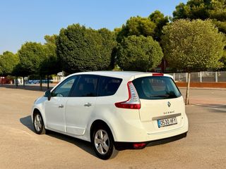 Renault Grand Scenic 2011
