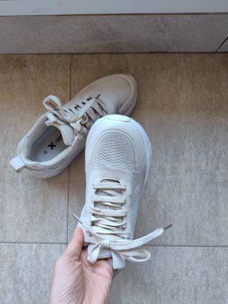 Zapatillas deportivas mujer beige y blancas