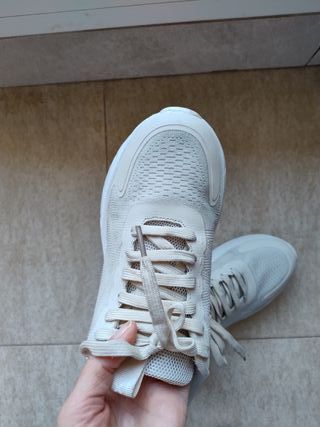 Zapatillas deportivas mujer beige y blancas