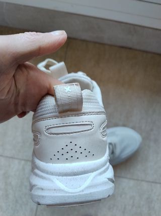 Zapatillas deportivas mujer beige y blancas