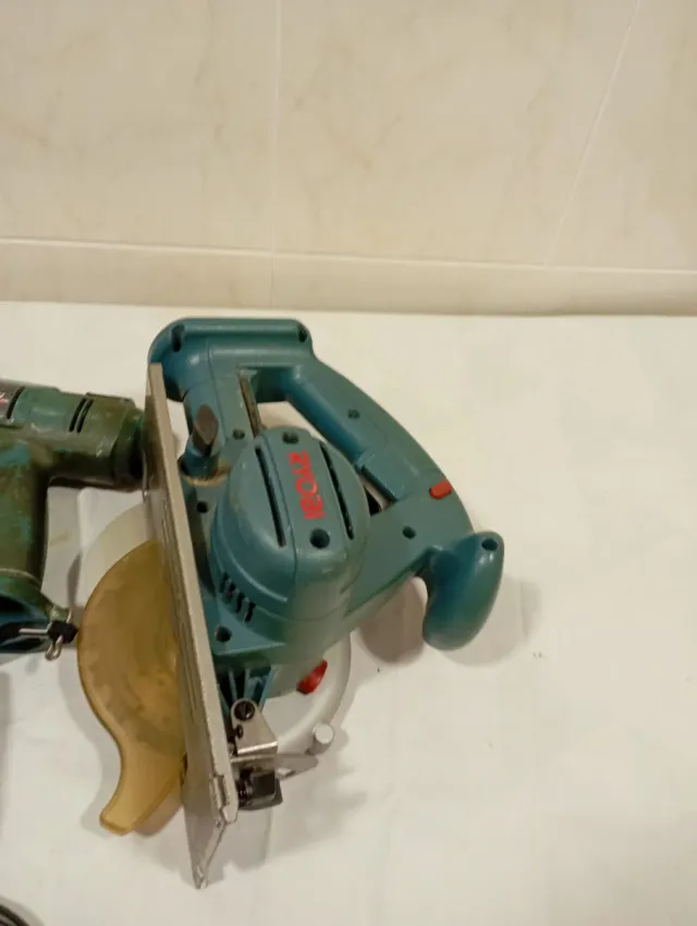 Taladro y sierra circular con cargadores