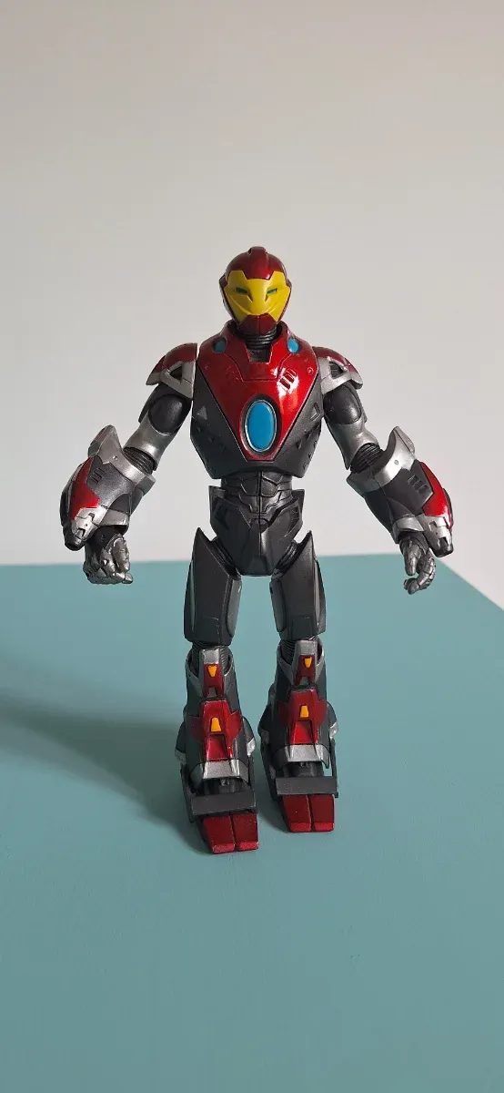 Figura Iron Man Ultimate 20 cm