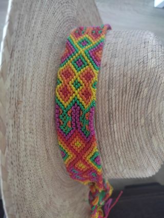 Sombrero de paja artesanal con cinta tejida