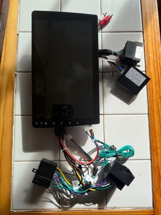 Pantalla MB Vito con cables