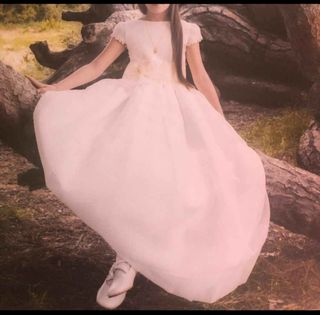 Vestido de Comunión Beig talla 10 aproximadamente 