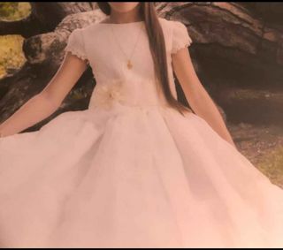 Vestido de Comunión Beig talla 10 aproximadamente 