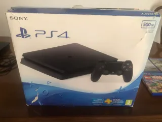 PS4 (PlayStation 4) Negra + Soporte y Mandos