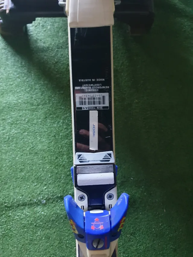 Esquís Head con fijaciones