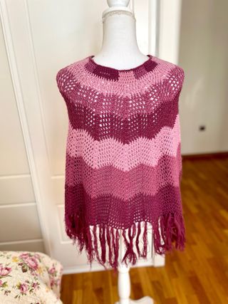 Poncho vintage de punto con flecos