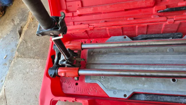 Cortadora de azulejos Rubi