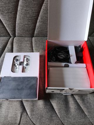 Nintendo Switch OLED Bianco/Nero