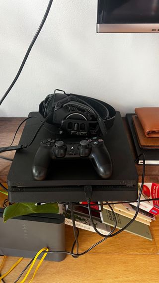 PS4 (PlayStation 4) Negra + Auriculares RIG + Mand