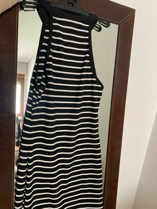 Vestido de rayas blanco y negro