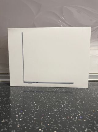 MacBook Air 13” M4 256Gb 16Gb NUEVO PRECINTADO 