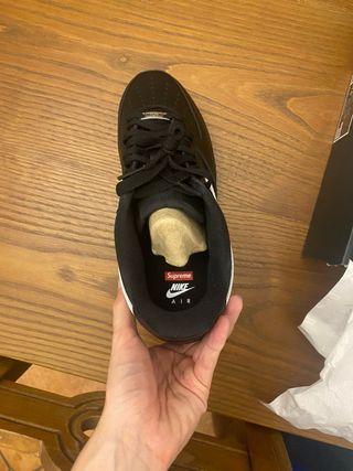 Nike Air Force 1 x Supreme Negro Blanco