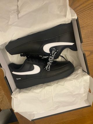 Nike Air Force 1 x Supreme Negro Blanco