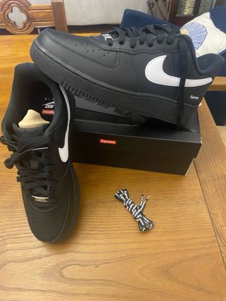 Nike Air Force 1 x Supreme Negro Blanco