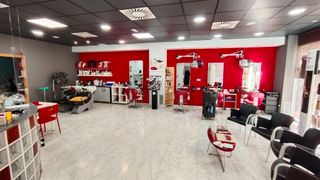 TRASPASO PELUQUERIA O ALQUILER RESTAURANTE