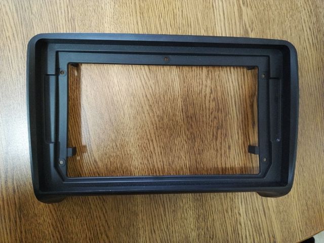 Marco pantalla coche 9"