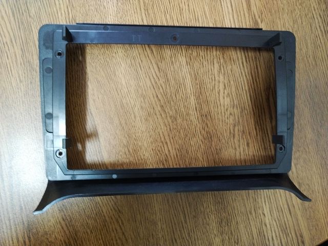 Marco pantalla coche 9"