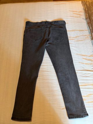 Pantalón vaquero gris