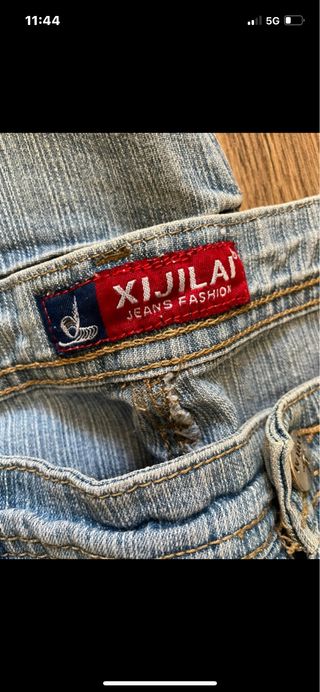 Pantalón vaquero pirata con brillos vintage