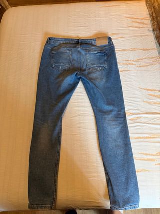 Pantalón vaquero Unión desgastado