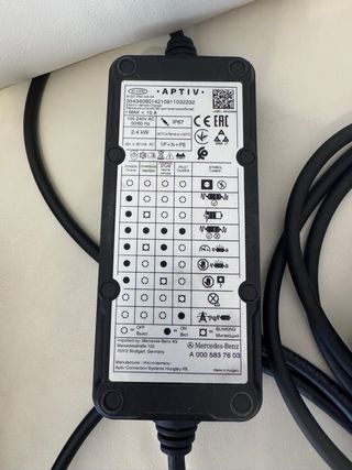 Cargador Mercedes-Benz Original A0005837603
