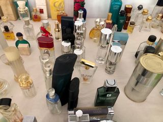 Set di bottiglie di profumo assortite