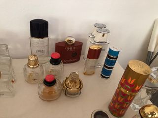 Set di bottiglie di profumo assortite